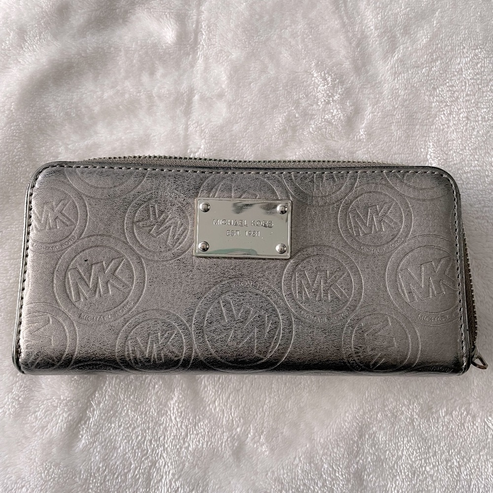Michael Kors Monogram Continental Zipper Wallet